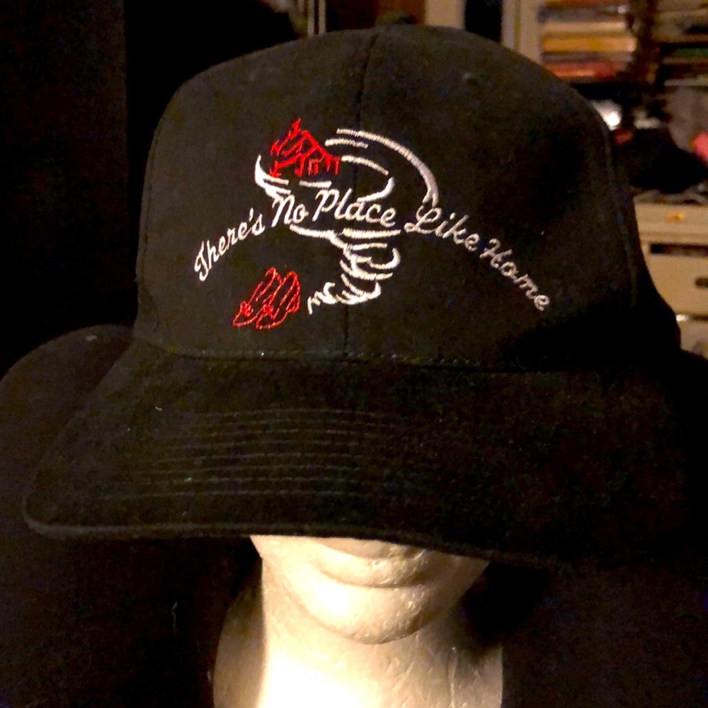 MGM GRAND LAS VEGAS “There’s No Place Like Home” CASINO Ball Cap Hat Vintage NEW